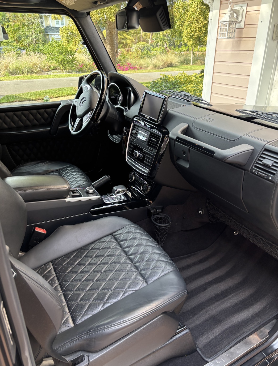 Mercedes G-Wagon — Interior Detail